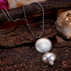 Statement Oxidized Neckpiece