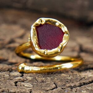 Mehroon Glass Adjustable Twisted Style Ring